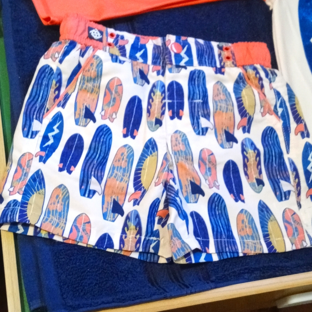 Andy & Evan 2 PC Orange/Beige Rashguard Swim w/Graphic Design UPF 50+ Size 3T